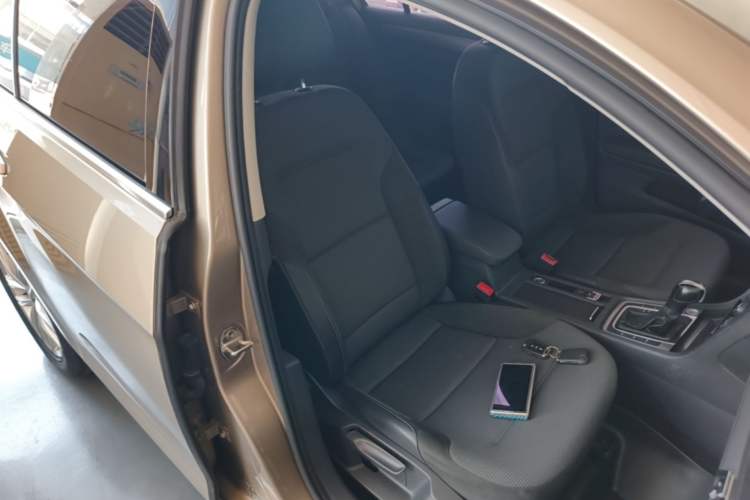 Used Volkswagen Golf 2018 230TSI Automatic Comfort Model Right Front Seat