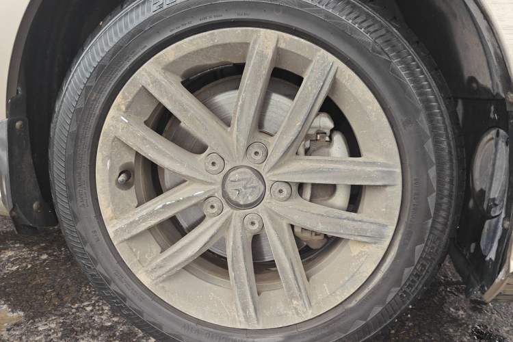 Used Volkswagen Golf 2018 1.6L Automatic Comfort Model Right Front Wheel Hub