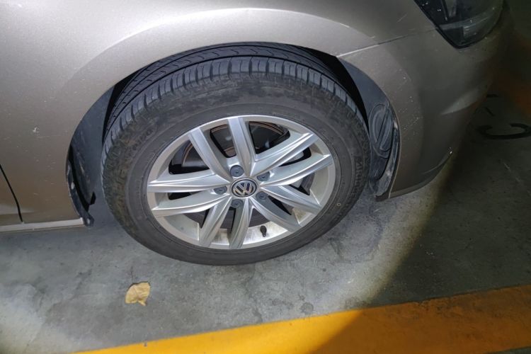 Used Volkswagen Golf 2018 230TSI Automatic Comfort Model Right Front Wheel Hub