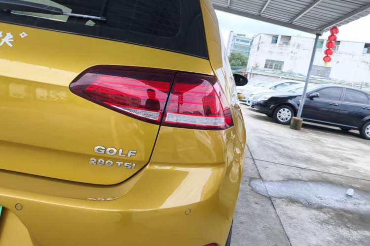 Used Volkswagen Golf 2018 1.6L Automatic Comfort Model Right Rear Taillight