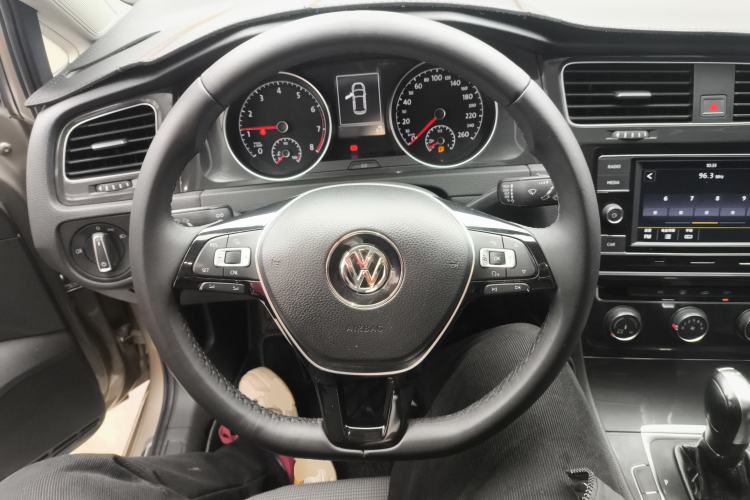 Used Volkswagen Golf 2018 230TSI Automatic Comfort Model Steering Wheel