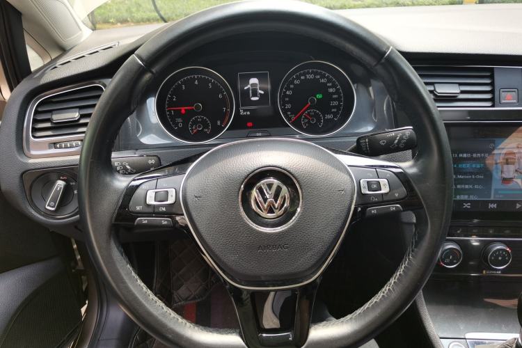 Used Volkswagen Golf 2018 230TSI Automatic Luxury Version Steering Wheel