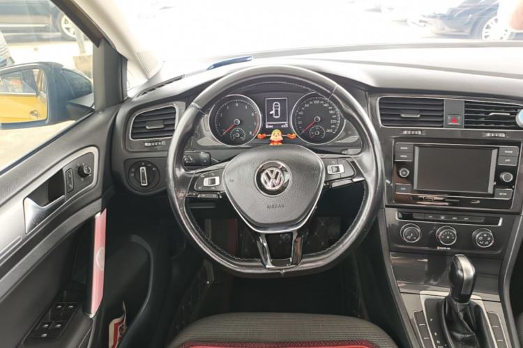 Used Volkswagen Golf 2018 1.6L Automatic Comfort Model Steering Wheel