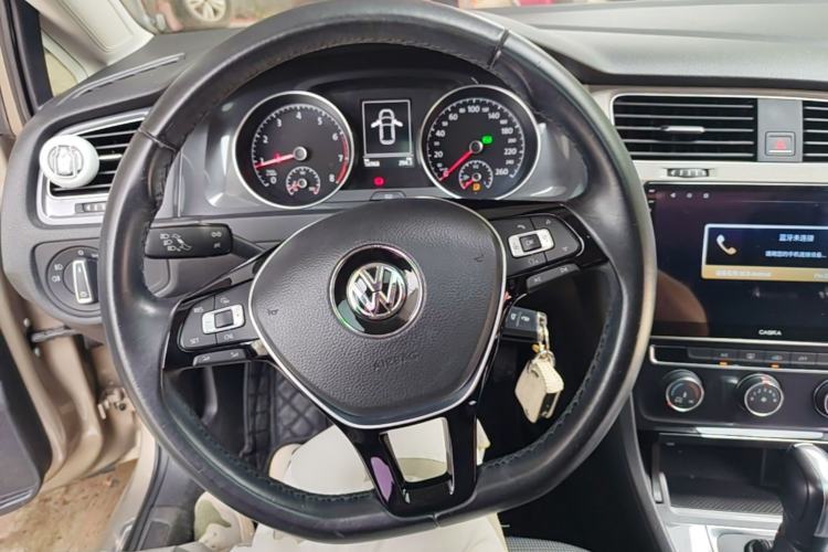 Used Volkswagen Golf 2018 1.6L Automatic Comfort Model Steering Wheel