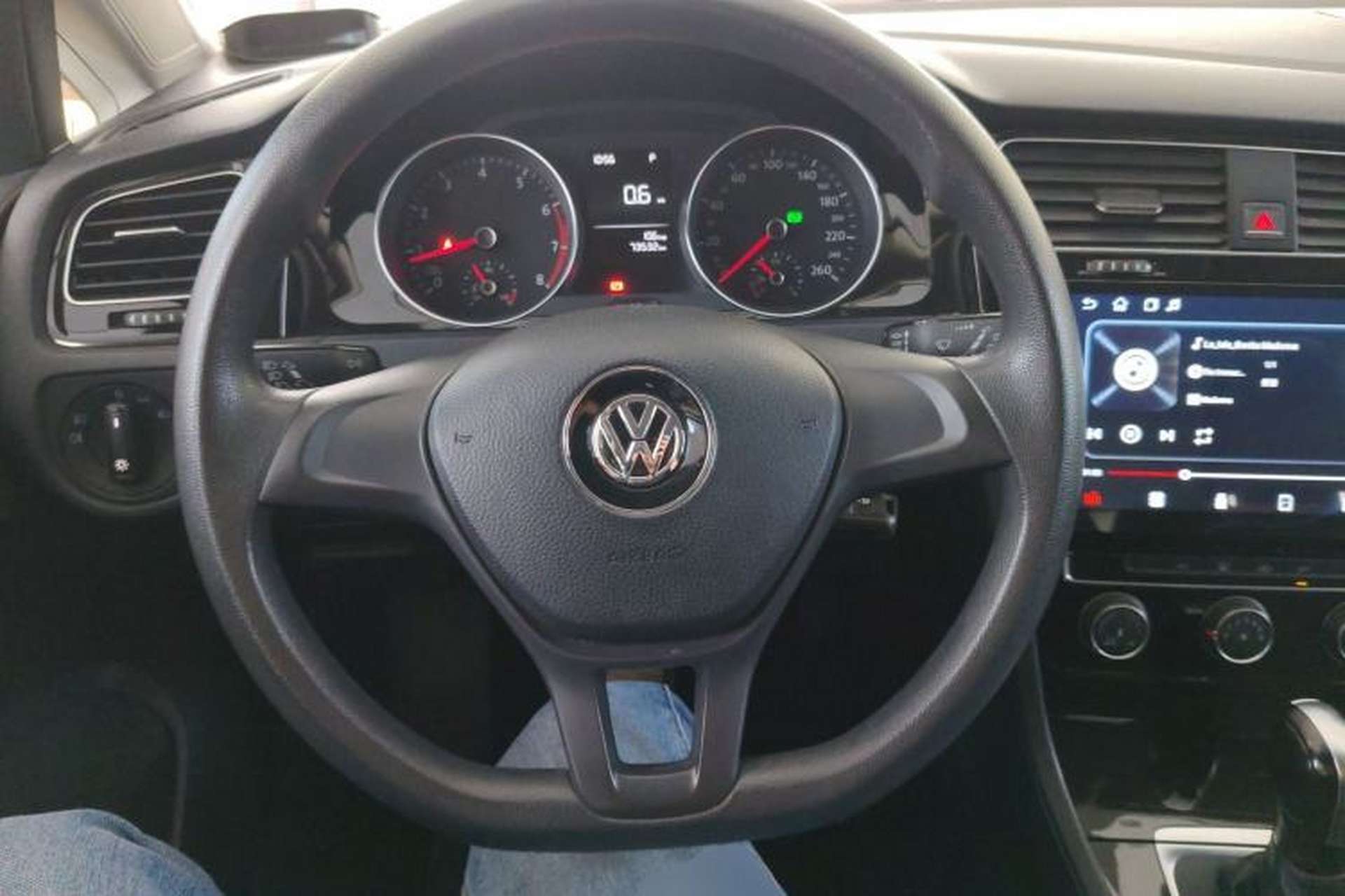 Used Volkswagen Golf 2018 1.6L Automatic Fashion Model Steering Wheel