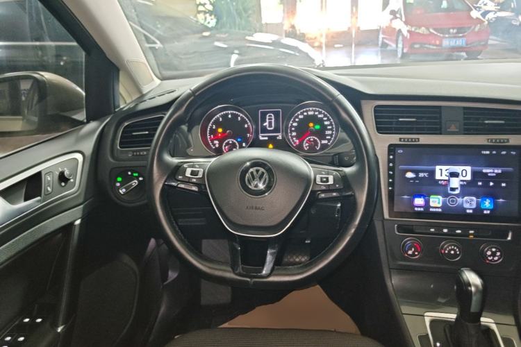 Used Volkswagen Golf 2018 1.6L Automatic Comfort Model Steering Wheel