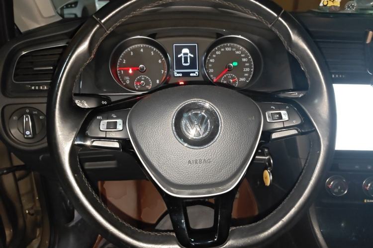 Used Volkswagen Golf 2018 230TSI Automatic Comfort Model Steering Wheel