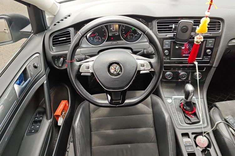 Used Volkswagen Golf 2018 230TSI Automatic Luxury Version Steering Wheel