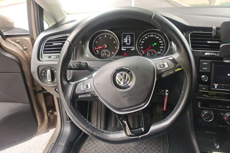 Used Volkswagen Golf 2018 1.6L Automatic Comfort Model Steering Wheel