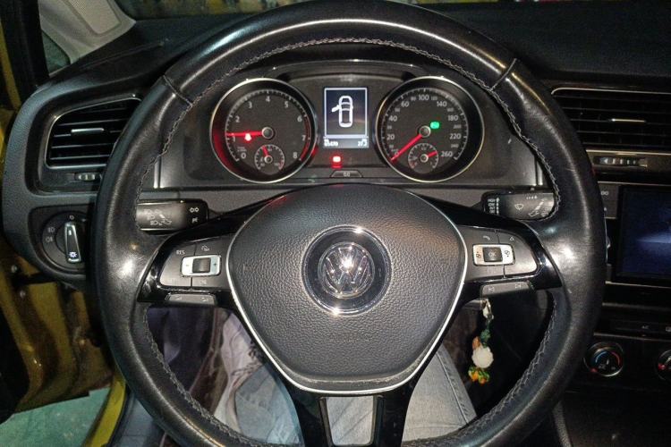 Used Volkswagen Golf 2018 180TSI Automatic Comfort Model Steering Wheel