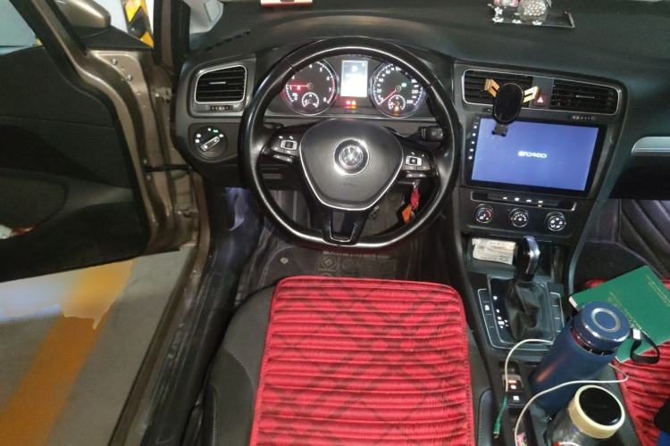 Used Volkswagen Golf 2018 230TSI Automatic Comfort Model Steering Wheel