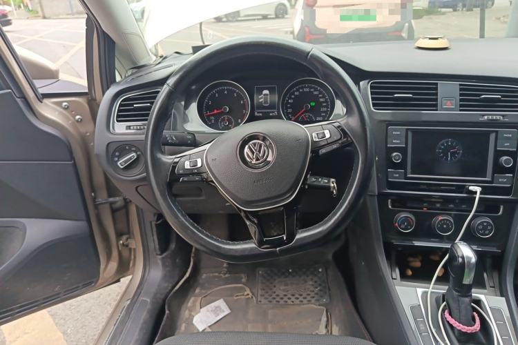 Used Volkswagen Golf 2018 230TSI Automatic Comfort Model Steering Wheel