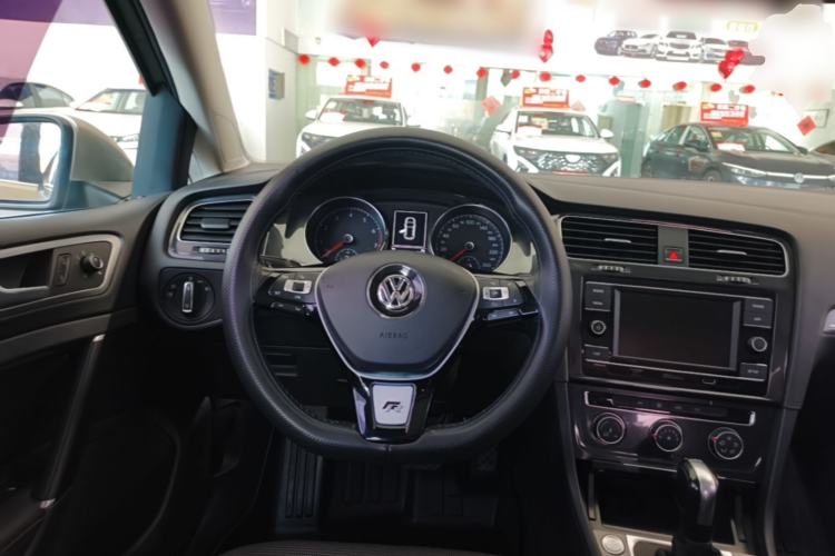 Used Volkswagen Golf 2018 230TSI Automatic Comfort Model Steering Wheel