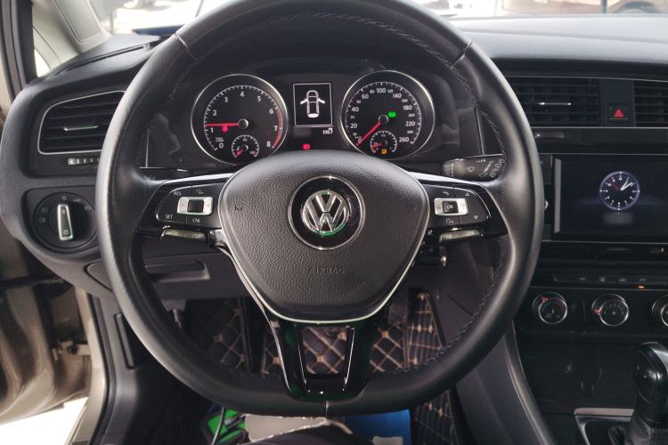 Used Volkswagen Golf 2018 1.6L Automatic Comfort Model Steering Wheel