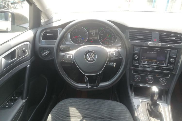 Used Volkswagen Golf 2018 230TSI Automatic Comfort Model Steering Wheel