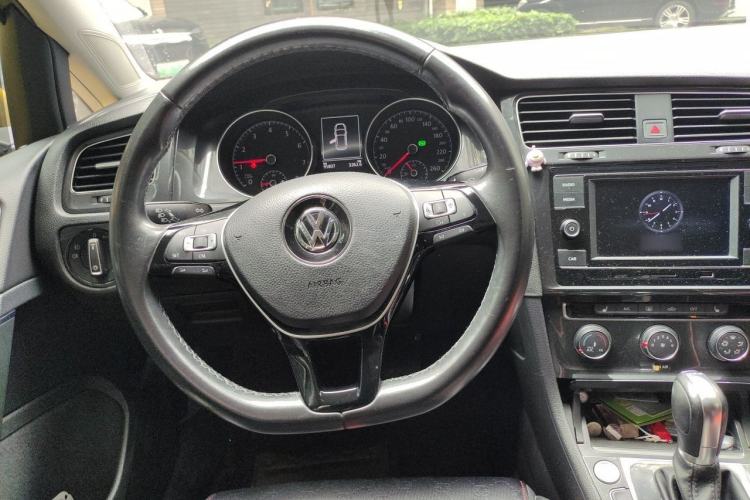Used Volkswagen Golf 2018 230TSI Automatic Luxury Version Steering Wheel