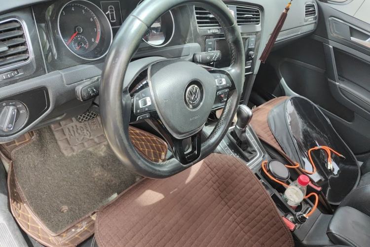 Used Volkswagen Golf 2018 230TSI Automatic Luxury Version Steering Wheel