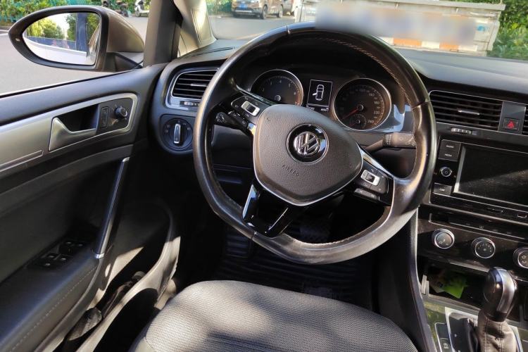 Used Volkswagen Golf 2018 230TSI Automatic Comfort Model Steering Wheel
