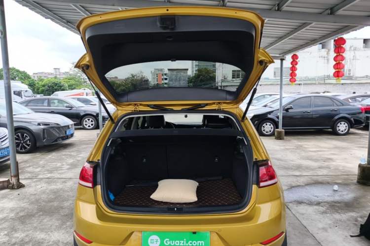 Used Volkswagen Golf 2018 1.6L Automatic Comfort Model Trunk