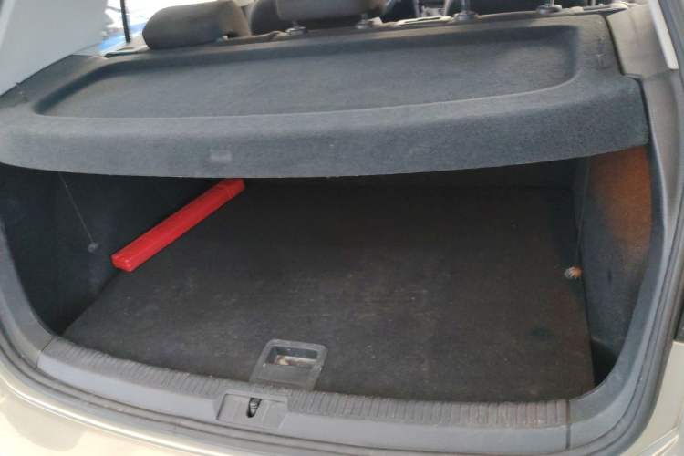 Used Volkswagen Golf 2018 1.6L Automatic Fashion Model Trunk