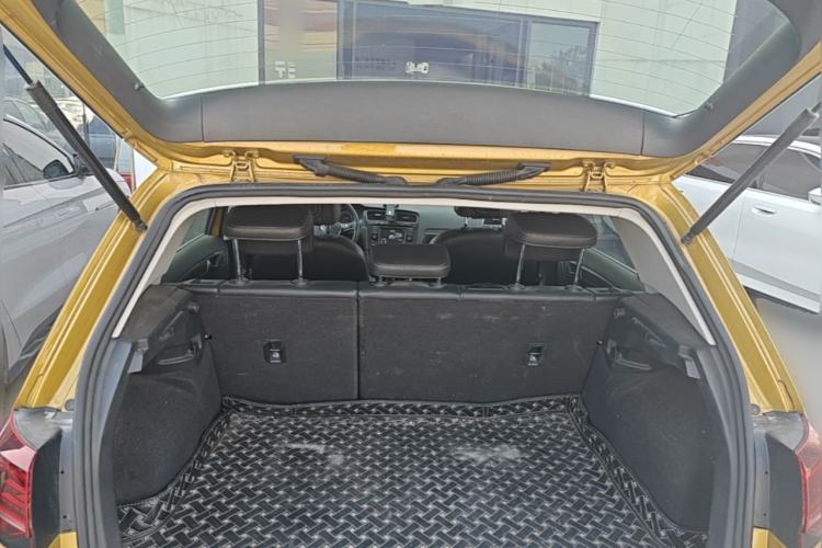 Used Volkswagen Golf 2018 230TSI Automatic Luxury Version Trunk