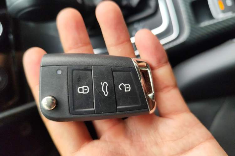 Used Volkswagen Golf 2018 230TSI Automatic Luxury Version Vehicle Key