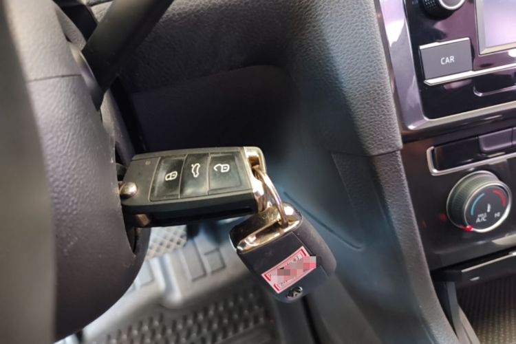 Used Volkswagen Golf 2018 230TSI Automatic Comfort Model Vehicle Key