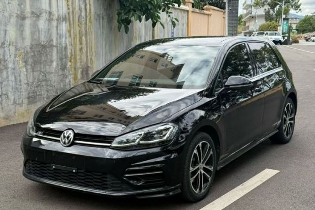 Ojetý Volkswagen Golf 2019 280TSI DSG R-Line China VI Standard