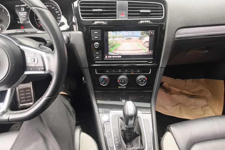 Used Volkswagen Golf 2019 280TSI DSG R-Line Model China V Standard Audio And AC Panel