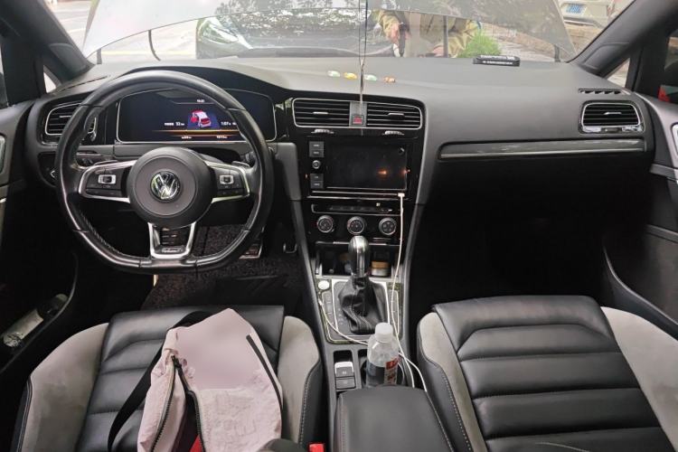Used Volkswagen Golf 2019 280TSI DSG R-Line China VI Standard Center Console