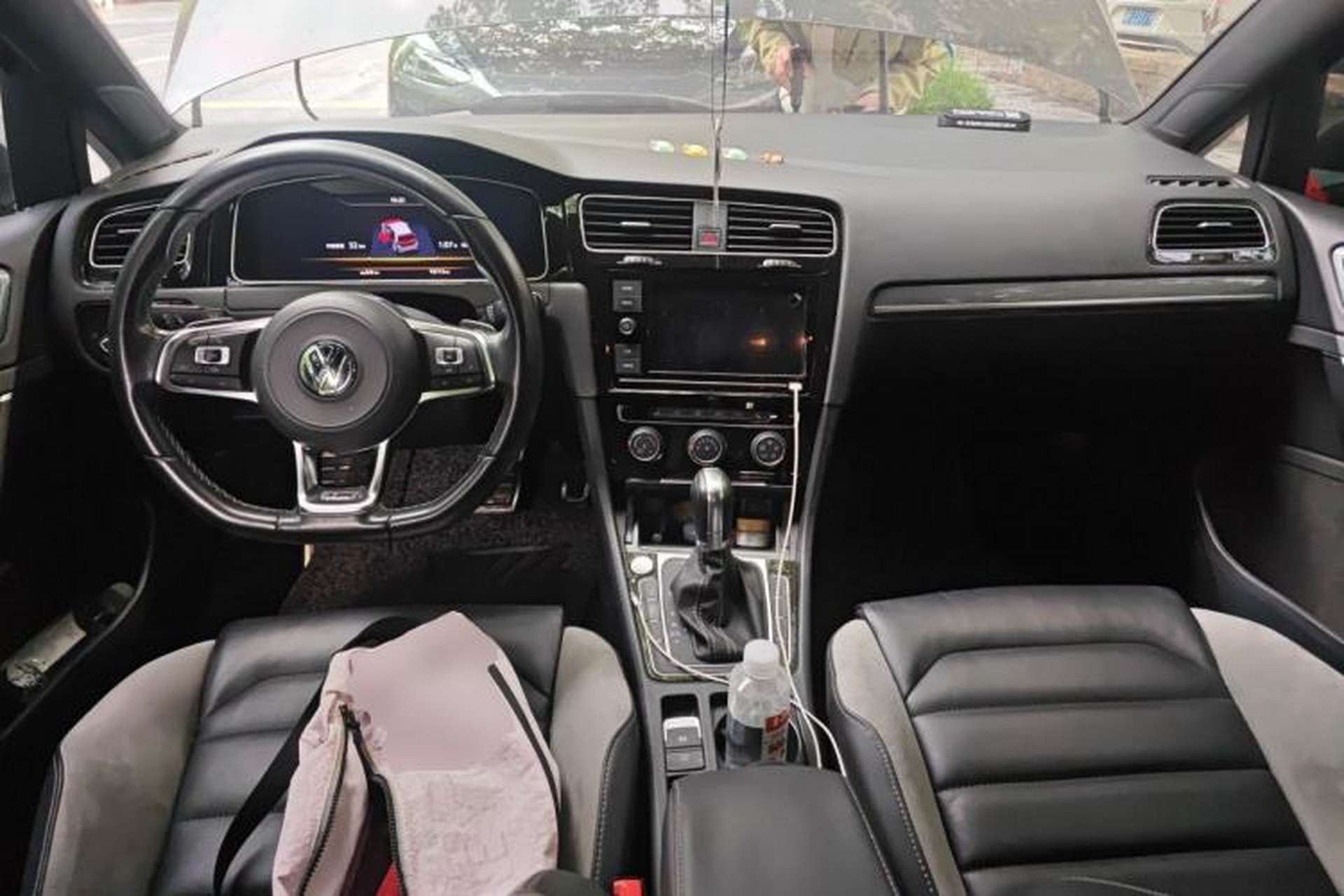 Used Volkswagen Golf 2019 280TSI DSG R-Line China VI Standard Center Console