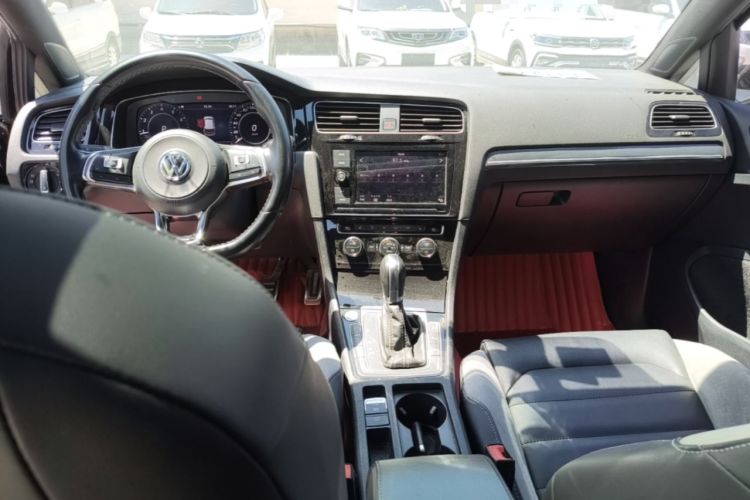 Used Volkswagen Golf 2019 280TSI DSG R-Line China VI Standard Center Console