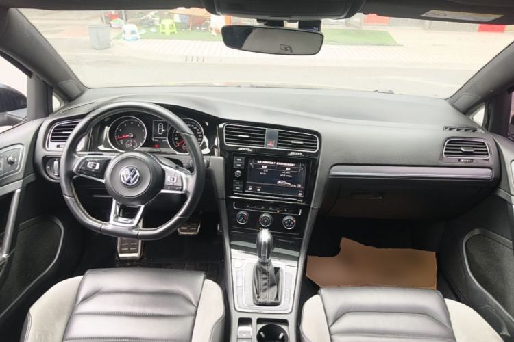 Used Volkswagen Golf 2019 280TSI DSG R-Line Model China V Standard Center Console