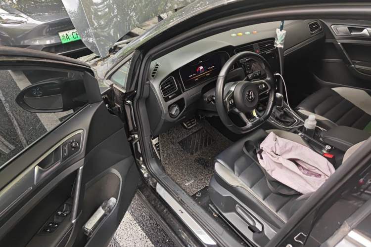 Used Volkswagen Golf 2019 280TSI DSG R-Line China VI Standard Driver Seat