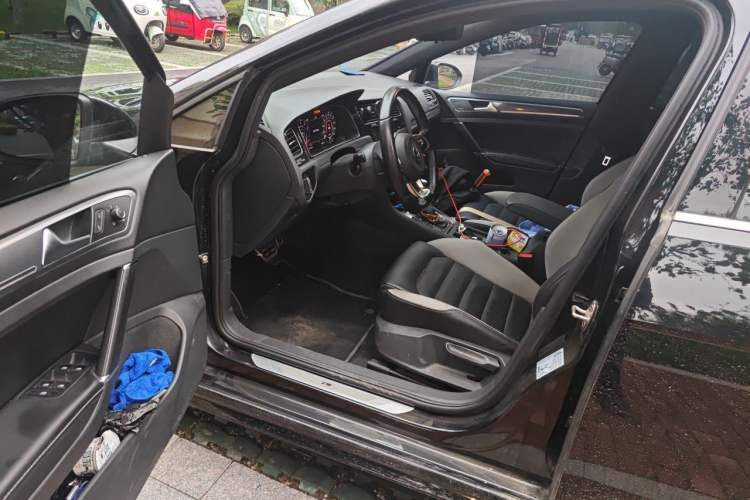 Used Volkswagen Golf 2019 280TSI DSG R-Line China VI Standard Driver Seat