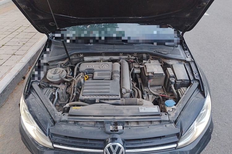 Used Volkswagen Golf 2019 280TSI DSG R-Line Model China V Standard Engine Bay