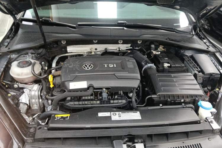 Used Volkswagen Golf 2019 1.8TSI Travel Edition Engine Bay