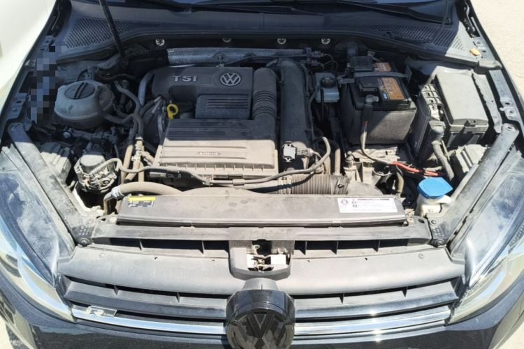 Used Volkswagen Golf 2019 280TSI DSG R-Line China VI Standard Engine Bay