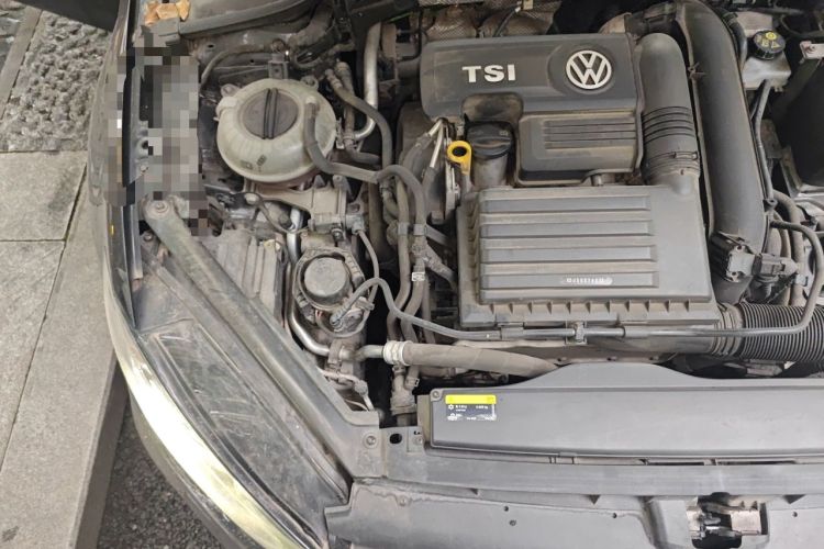 Used Volkswagen Golf 2019 280TSI DSG R-Line China VI Standard Engine Bay Right