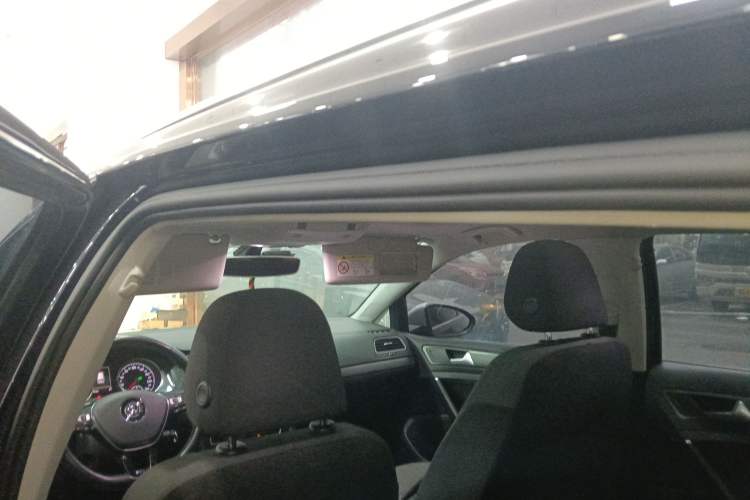 Used Volkswagen Golf 2019 1.8TSI Travel Edition Headliner