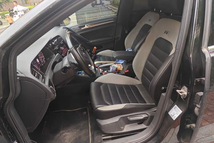Used Volkswagen Golf 2019 280TSI DSG R-Line China VI Standard Left Front Seat