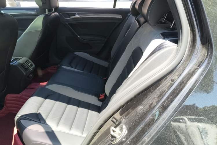 Used Volkswagen Golf 2019 280TSI DSG R-Line China VI Standard Left Rear Seat