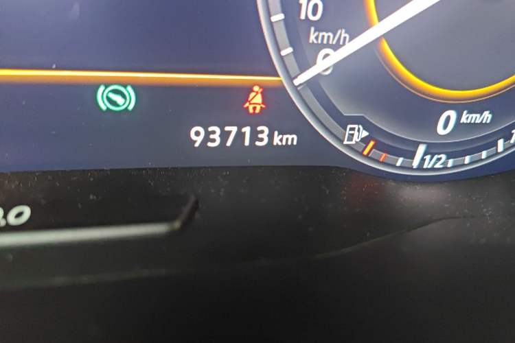 Used Volkswagen Golf 2019 280TSI DSG R-Line China VI Standard Odometer Close Up