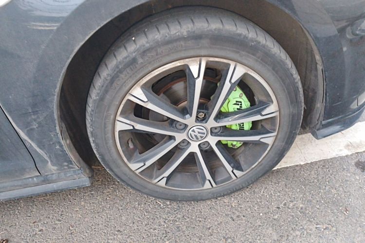 Used Volkswagen Golf 2019 280TSI DSG R-Line Model China V Standard Right Front Wheel Hub