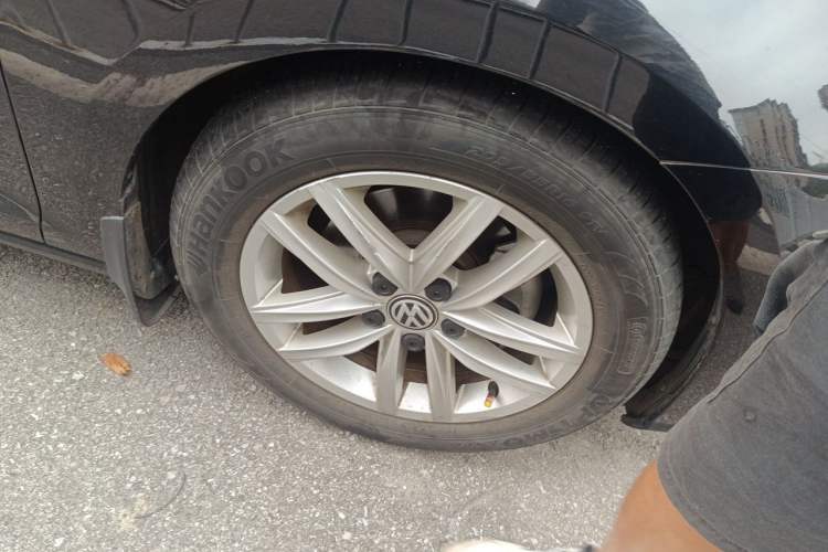 Used Volkswagen Golf 2019 1.6L Automatic Comfort Model China V Standard Right Front Wheel Hub