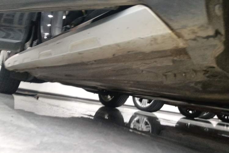 Used Volkswagen Golf 2019 1.8TSI Travel Edition Right Side Sill