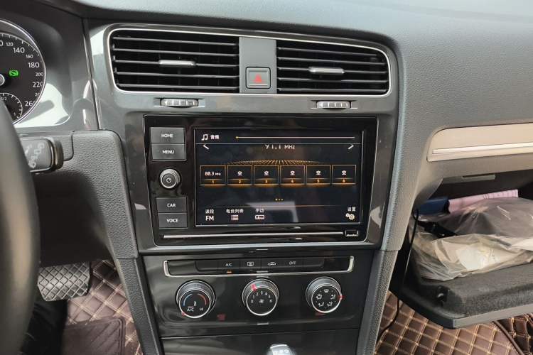 Used Volkswagen Golf 2019 280TSI DSG Comfort Version China VI Standard Audio And AC Panel