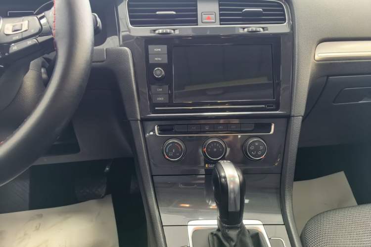 Used Volkswagen Golf 2019 280TSI DSG Comfort Version China V Standard Audio And AC Panel