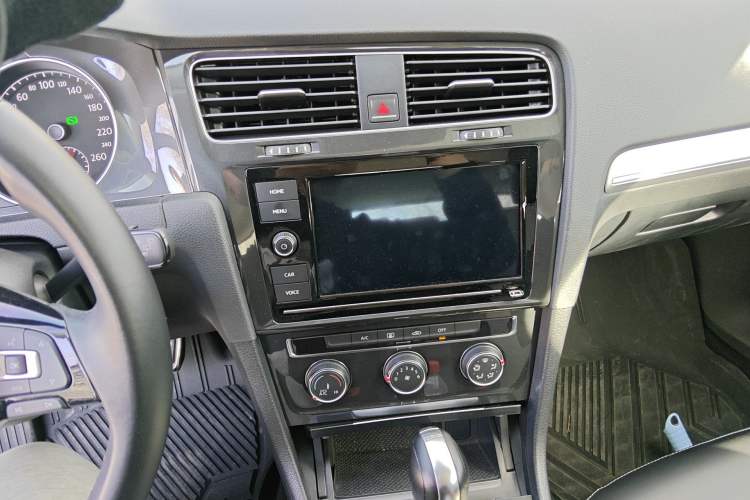 Used Volkswagen Golf 2019 280TSI DSG Comfort Version China VI Standard Audio And AC Panel