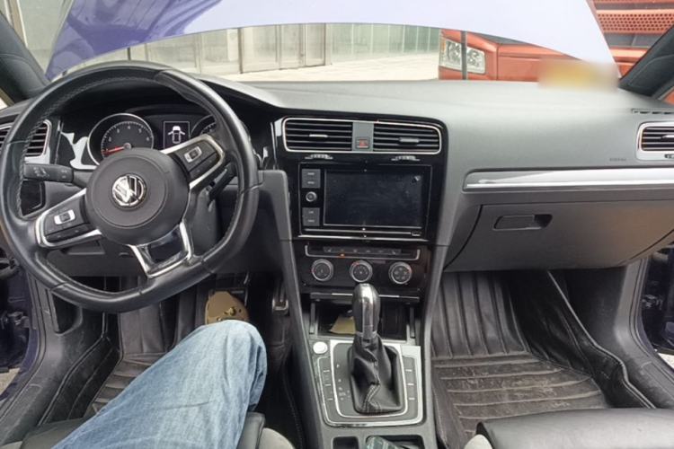 Used Volkswagen Golf 2019 280TSI DSG R-Line Model China V Standard Center Console